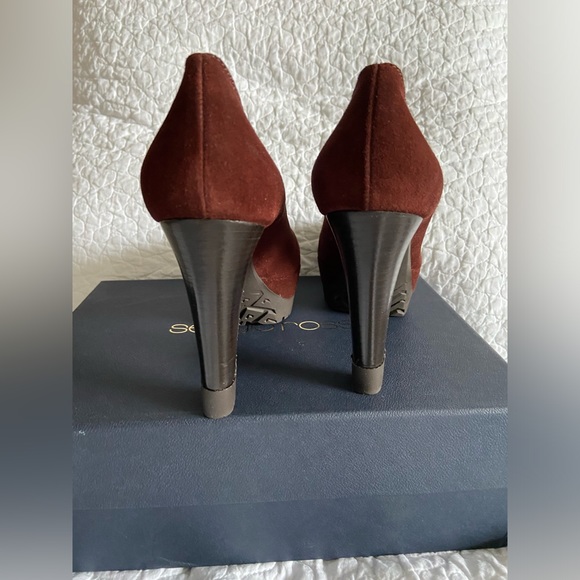 NEW Sergio Rossi Suede Pumps Size 37 - Picture 2 of 11